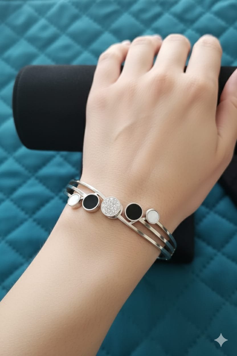IMG-20251114-WA0017-7.jpg Anti Tarnish Bracelet - Image 1