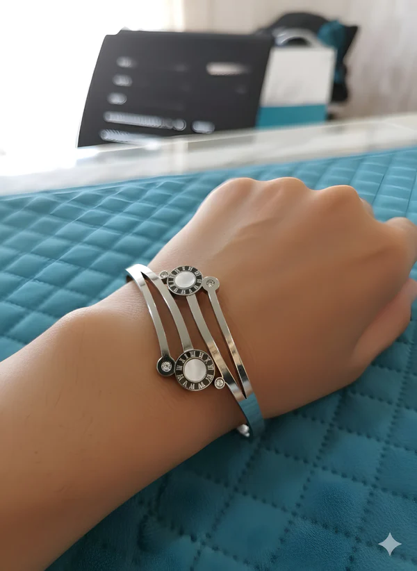 Picsart_25-11-15_15-55-45-955_600x.webp Anti Tarnish Bracelet - Image 1